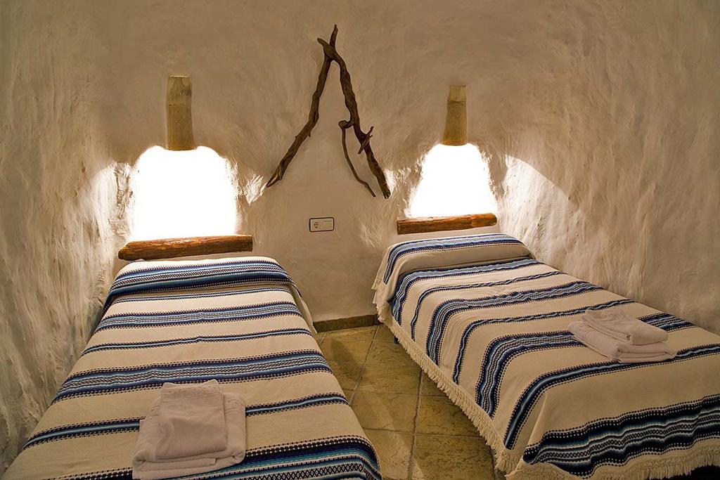 Cuevas La Atalaya Apartment Huescar Bilik gambar