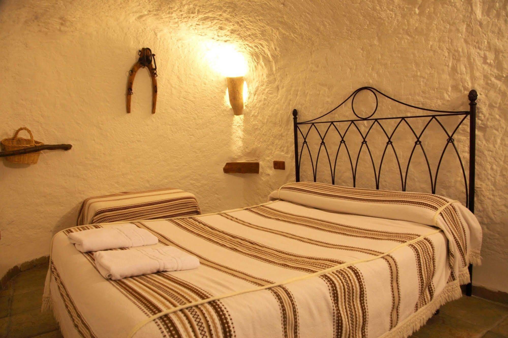 Cuevas La Atalaya Apartment Huescar Luaran gambar